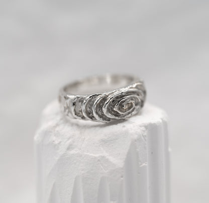 Illusion signature signet ring