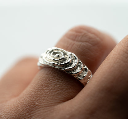 Illusion signature signet ring