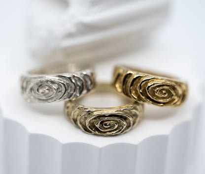 Illusion signature signet ring